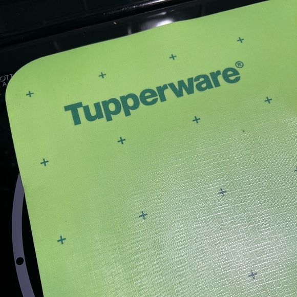 Tupperware Pastry Mat Baking Mat, Non-Slip Dough Rolling Mat with Measurements - Picture 2 of 8